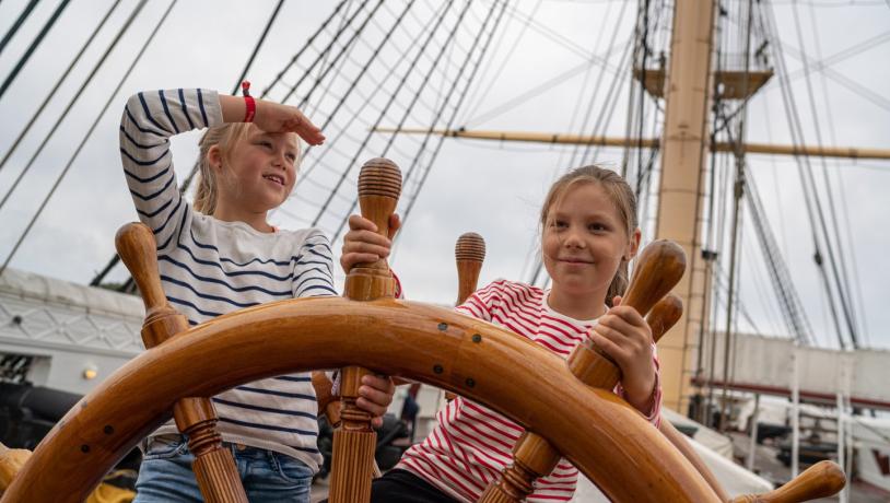 Children on a boat, Fregatten Jylland