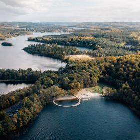 Ontdek het merenhoogland en de Infitiny Bridge in de Aarhus regio